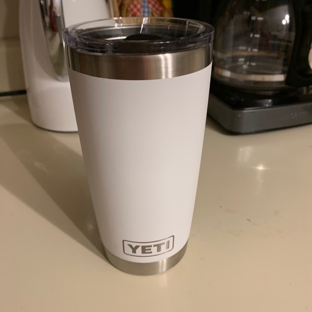 White Yeti Rambler 20oz Tumbler